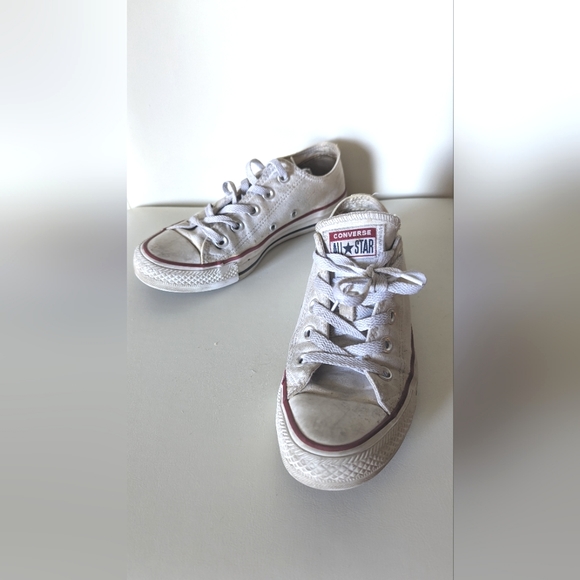 White Converse sneakers - Picture 1 of 6